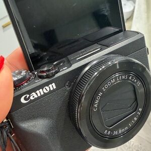 Canon Black Digital Camera with Zoom Lens